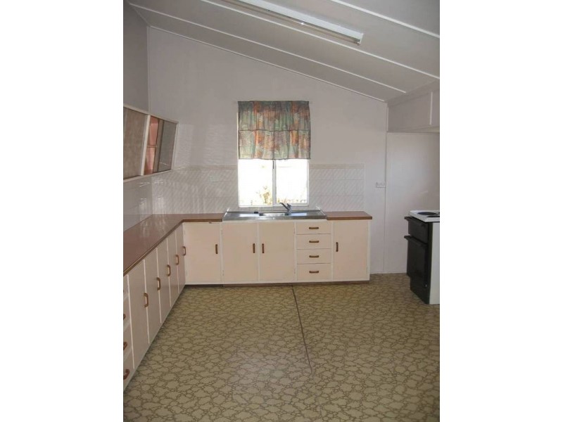 4 Breen Street, Sarina QLD 4737