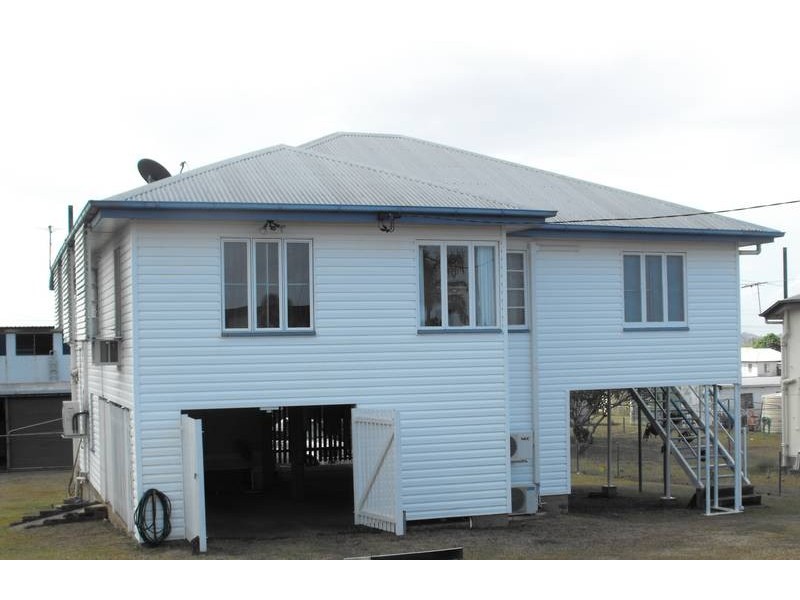 1/23 Place Avenue, Sarina QLD 4737