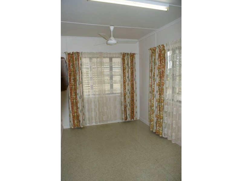 3 Holmes Avenue, Sarina QLD 4737