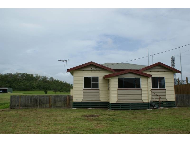 10 Hoey Street, Sarina QLD 4737