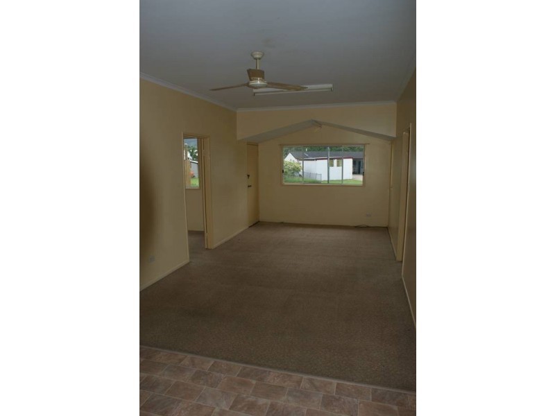 10 Hoey Street, Sarina QLD 4737