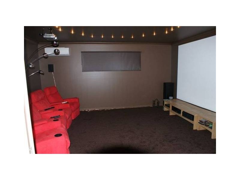 6 Silver Street, Sarina QLD 4737