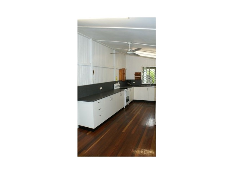 32 Beach Road, Sarina QLD 4737