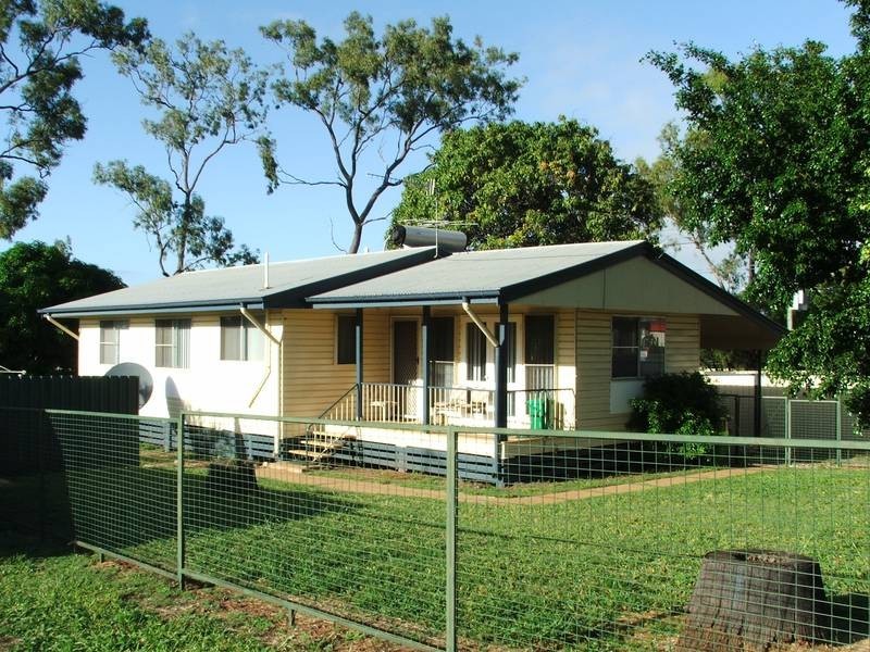 56 Mills Avenue, Moranbah QLD 4744