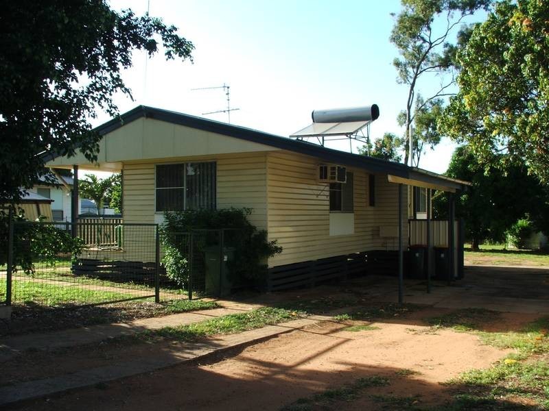 56 Mills Avenue, Moranbah QLD 4744