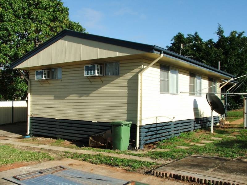 56 Mills Avenue, Moranbah QLD 4744