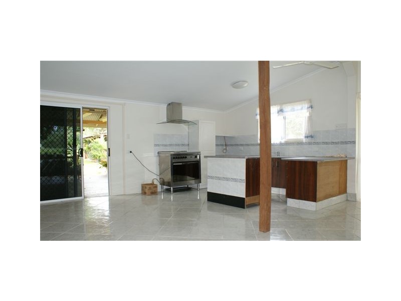 9 Kinnaird Street, St Lawrence QLD 4707