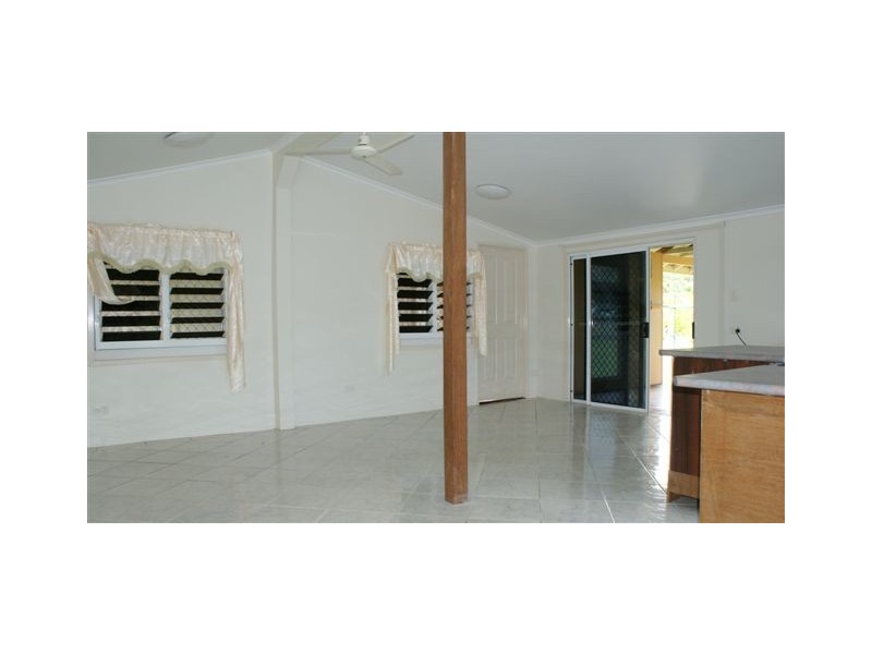 9 Kinnaird Street, St Lawrence QLD 4707