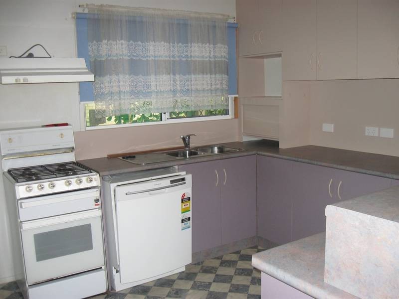 39 Leslie Street, Sarina QLD 4737