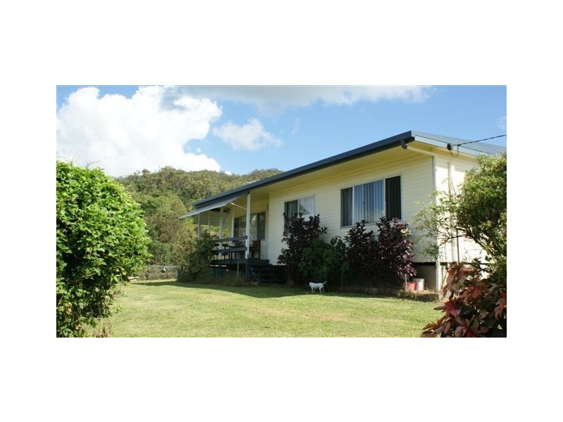 271 Courtneys Gap Road, Sarina QLD 4737