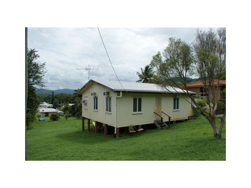 23 Hill Street, Sarina QLD 4737