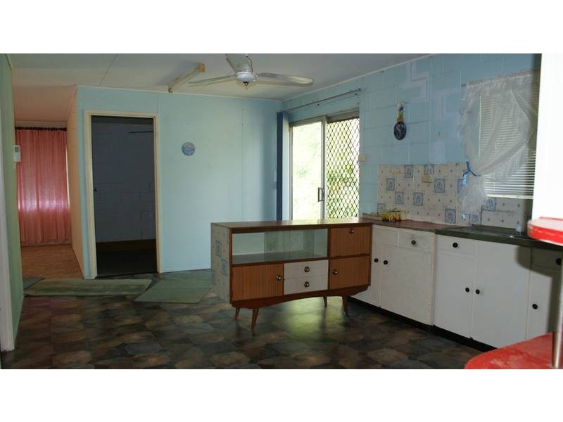 10 Goonyella Avenue, Sarina QLD 4737