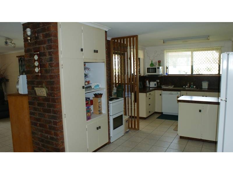 11 Hillside Drive, Grasstree Beach QLD 4740