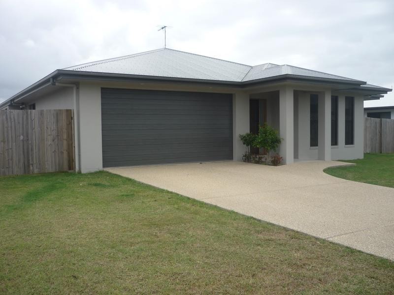 33 Pacific Avenue, Sarina QLD 4737