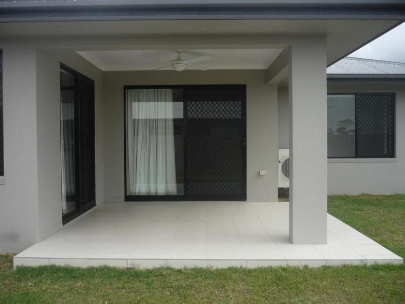 33 Pacific Avenue, Sarina QLD 4737