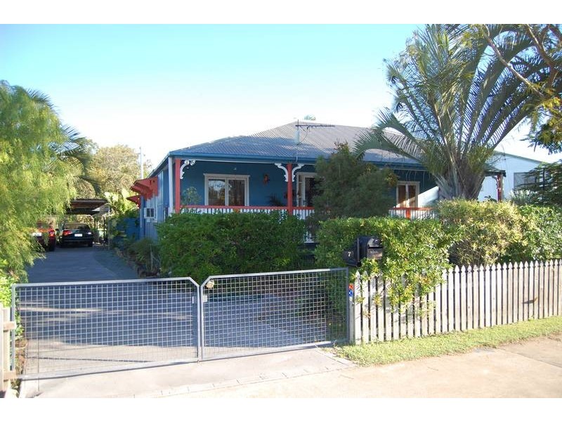 7 Leslie Street, Sarina QLD 4737