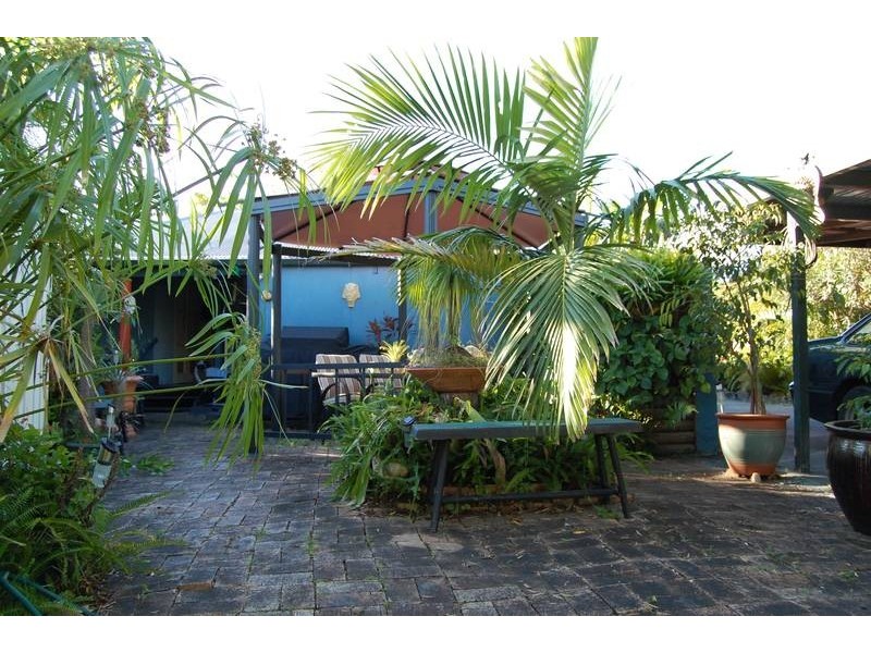 7 Leslie Street, Sarina QLD 4737
