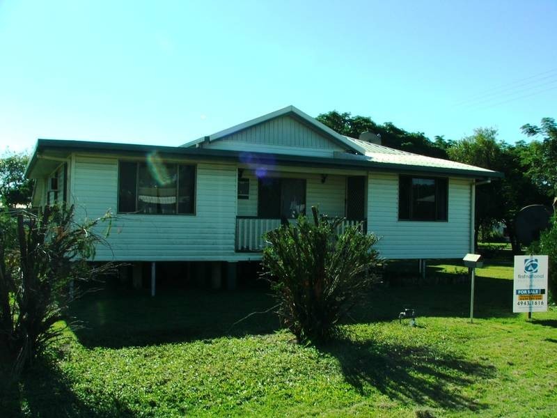 55 Beach Road, Sarina QLD 4737