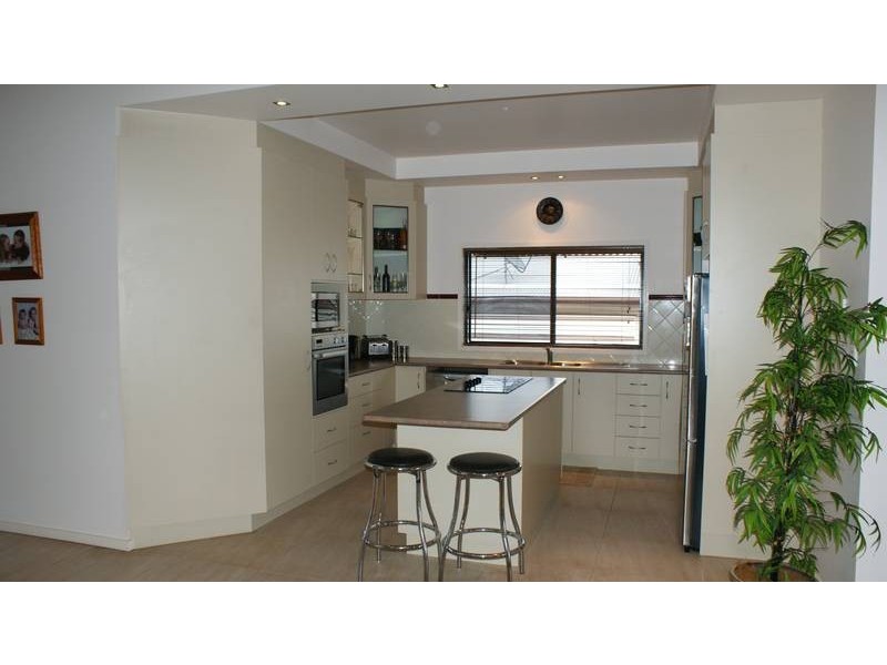 8 Holmes Avenue, Mackay QLD 4740
