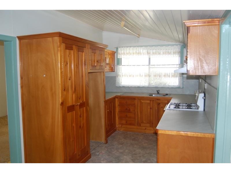 16 Phillip Street, Sarina QLD 4737