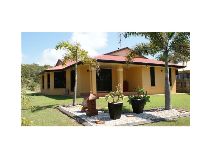 7 Zelma Street, Grasstree Beach QLD 4740