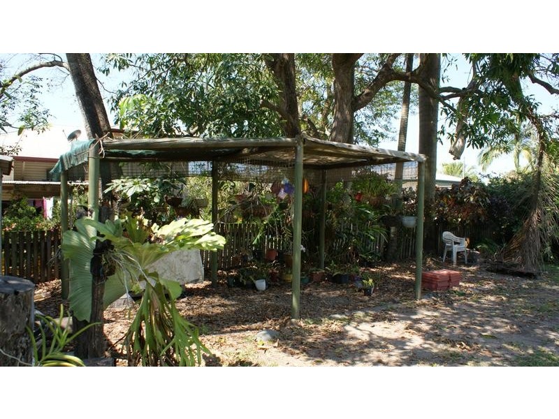 4 Venton Street, Sarina QLD 4737