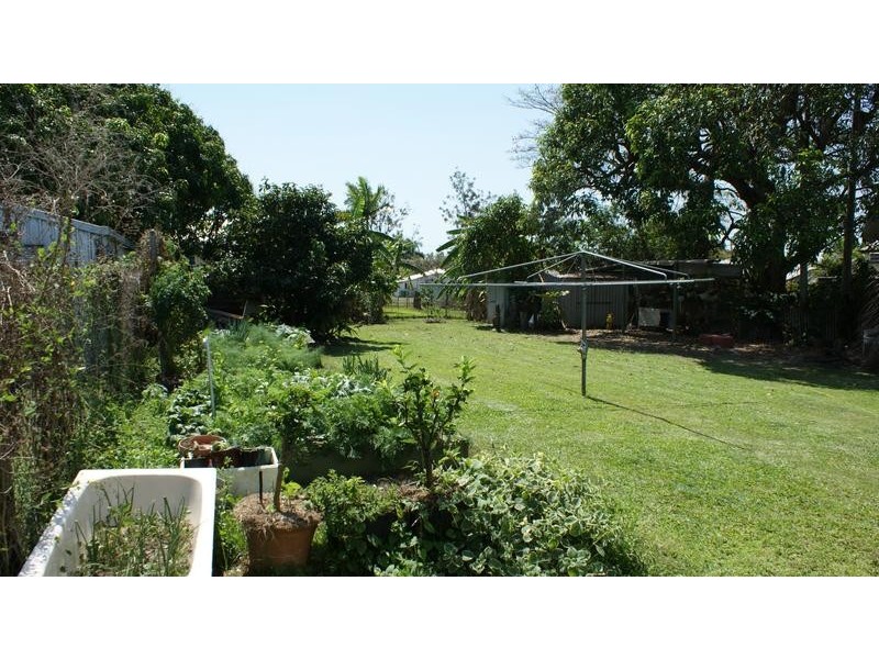 4 Venton Street, Sarina QLD 4737