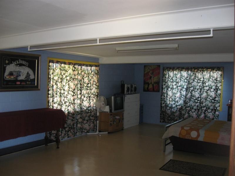 33-35 Mumby Street, Koumala QLD 4738