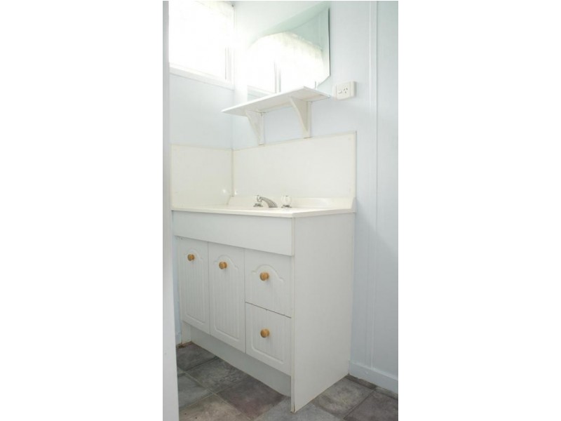 4 Elizabeth Street, Sarina QLD 4737