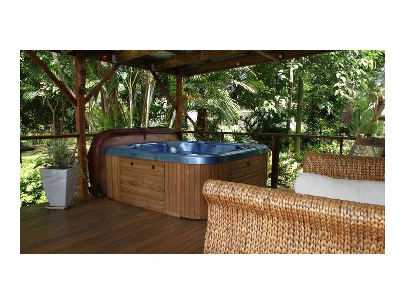 11 Armstrong Beach Road, Armstrong Beach QLD 4737