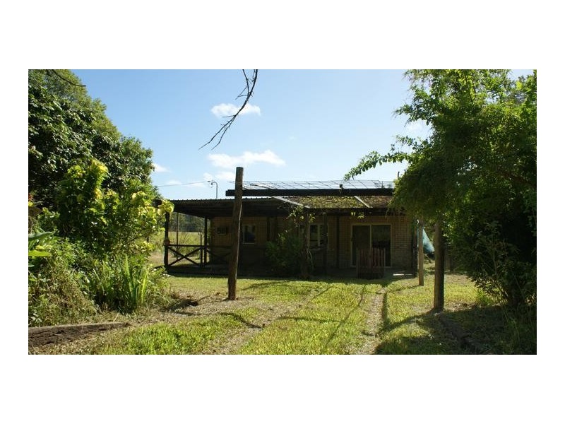 18 Walshs Road, Sarina QLD 4737