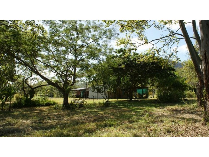 18 Walshs Road, Sarina QLD 4737