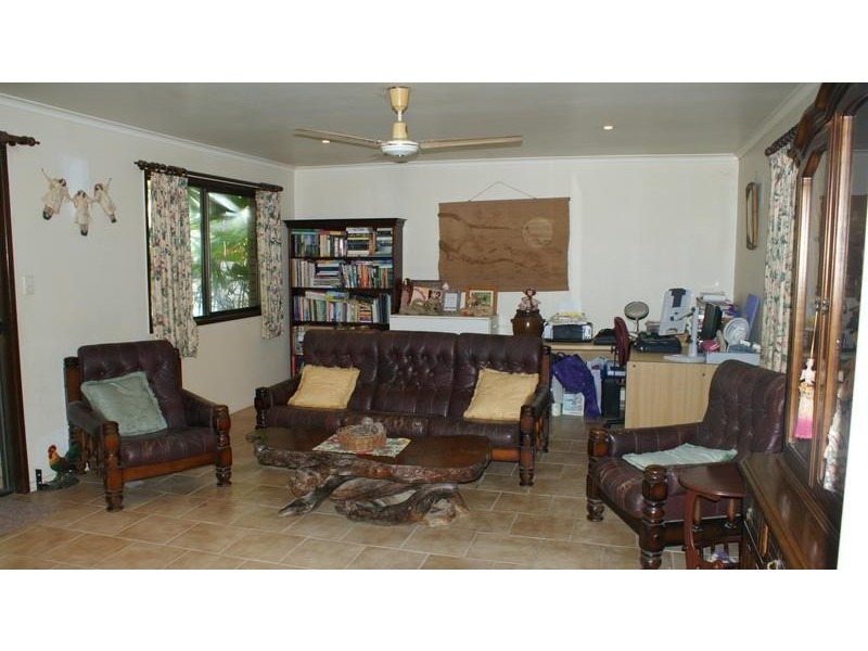 6 Aura Street, Mackay QLD 4740