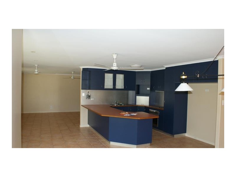 7 Zelma Street, Grasstree Beach QLD 4740