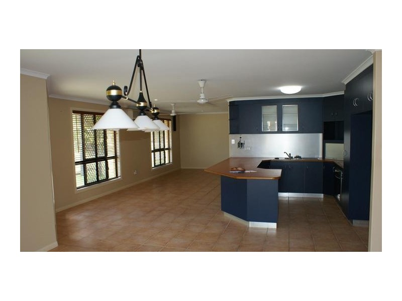 7 Zelma Street, Grasstree Beach QLD 4740
