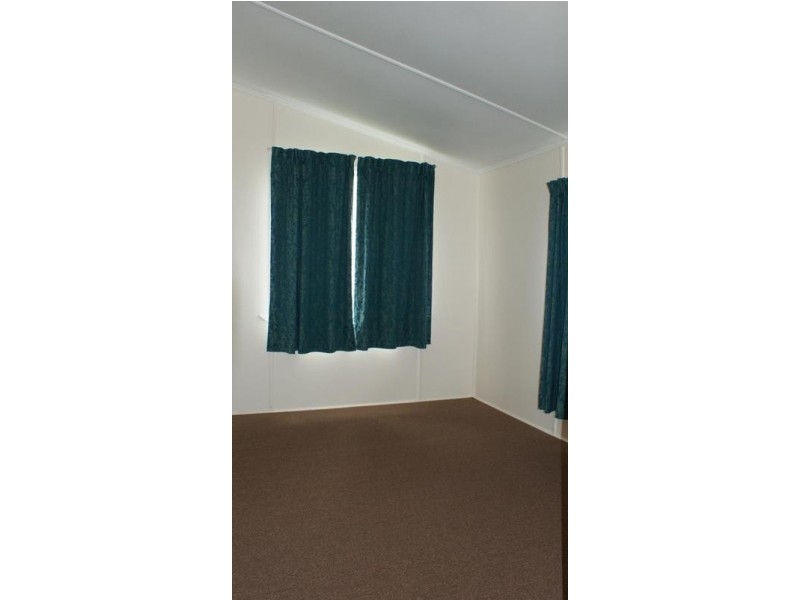 75 Beach Road, Sarina QLD 4737