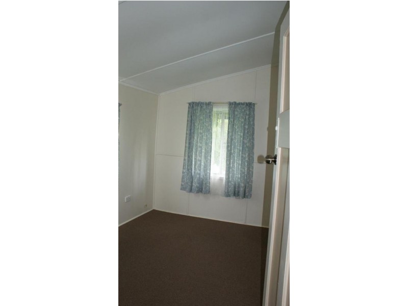 75 Beach Road, Sarina QLD 4737