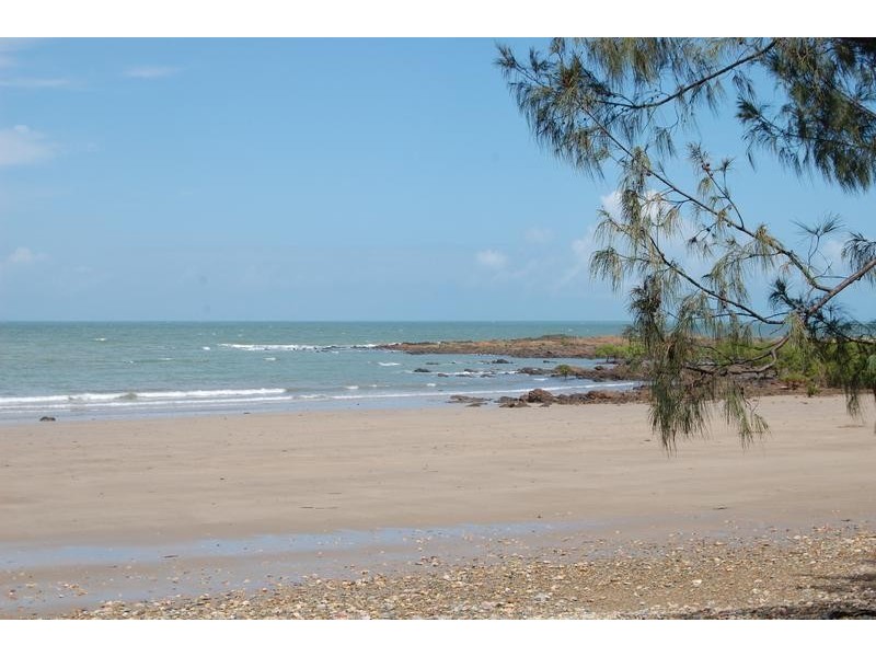 27 McCarthy Street, Salonika Beach QLD 4740