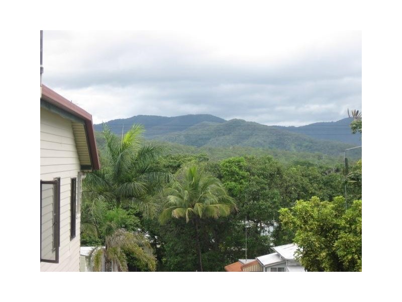 16 Hill Street, Sarina QLD 4737