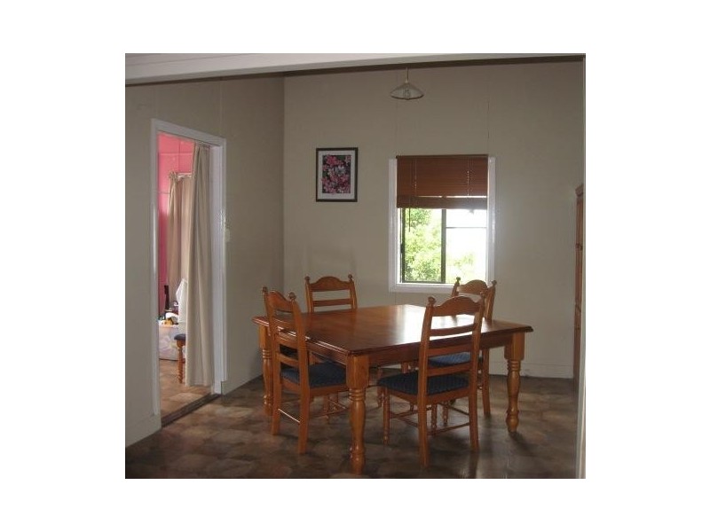 16 Hill Street, Sarina QLD 4737