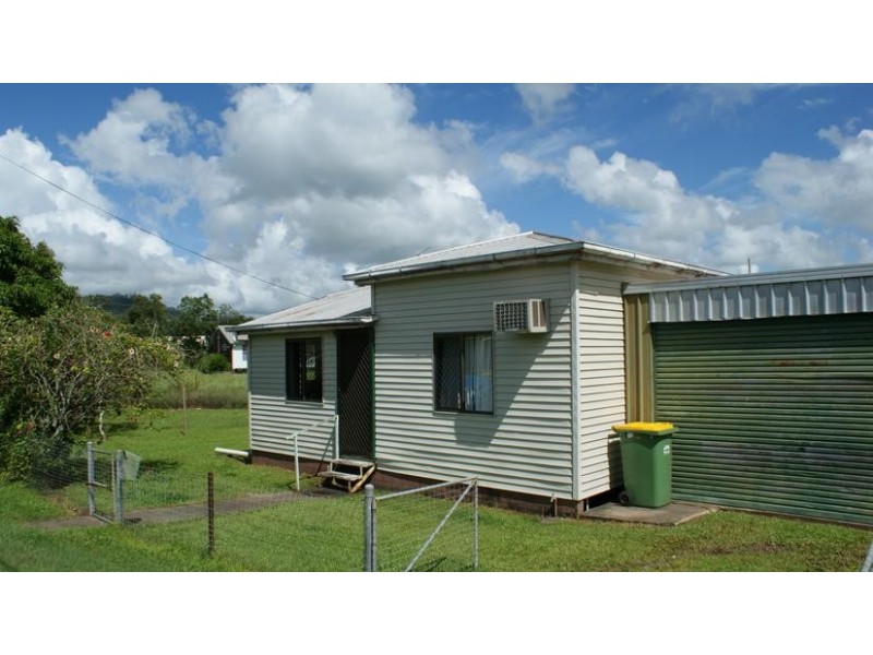29 Beach Road, Sarina QLD 4737