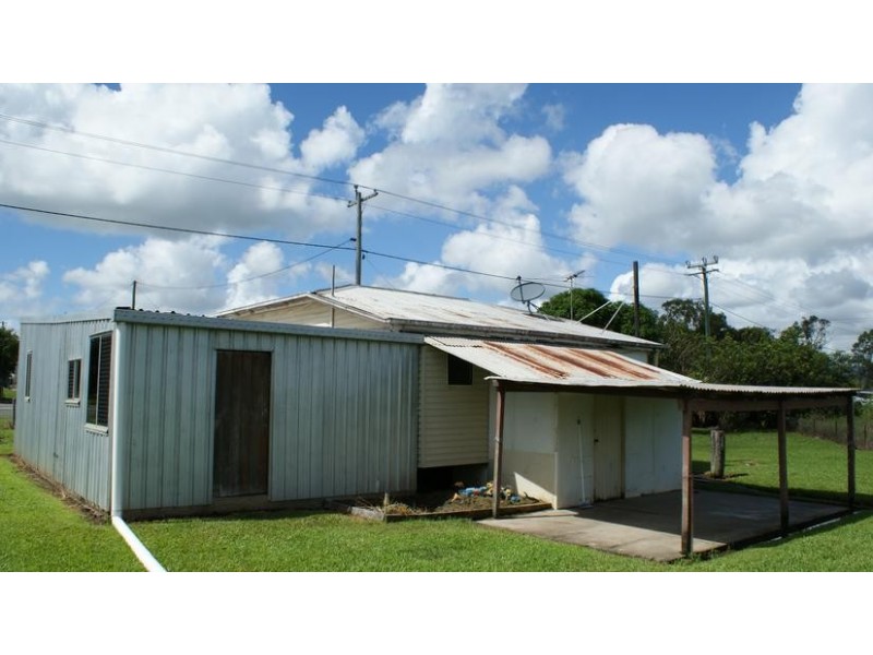 29 Beach Road, Sarina QLD 4737