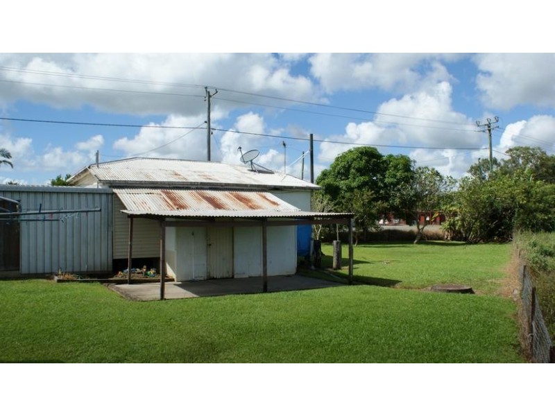 29 Beach Road, Sarina QLD 4737