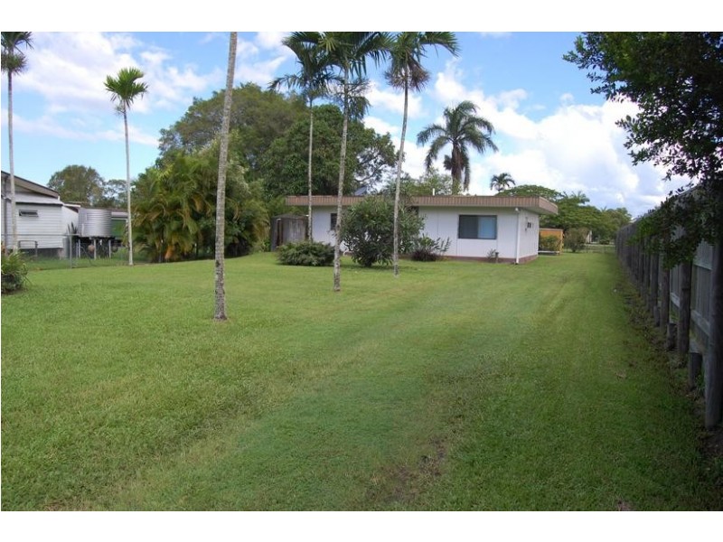 7 East Street, Sarina QLD 4737