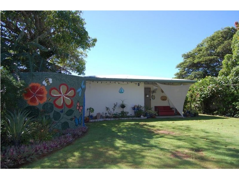 9 Hellwege Street, Salonika Beach QLD 4740