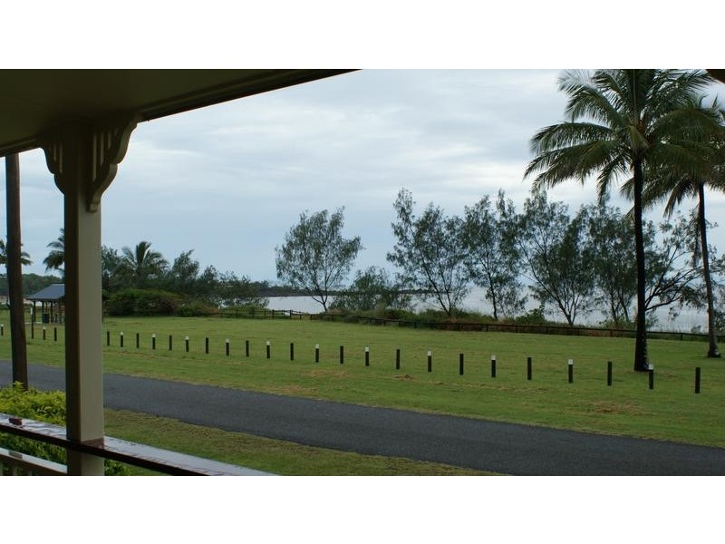 82 The Esplanade, Grasstree Beach QLD 4740