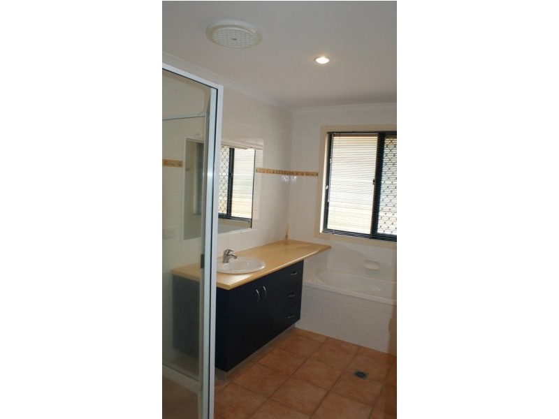 7 Zelma Street, Grasstree Beach QLD 4740