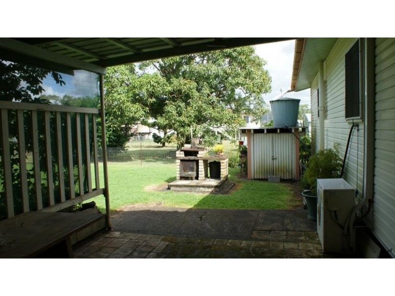 8 Place Avenue, Sarina QLD 4737