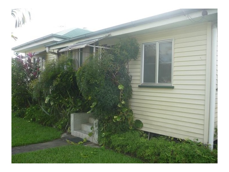 4 Beach Road, Sarina QLD 4737