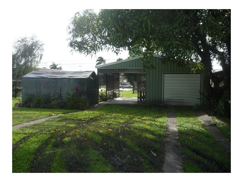 4 Beach Road, Sarina QLD 4737